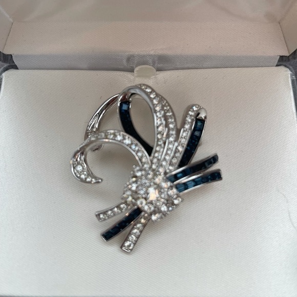 NOLAN MILLER Ribbon Spray Glamour 1997 Collection Brooch - Picture 3 of 6